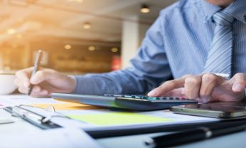 CNPI ou CEA? Saiba qual certificado se encaixa melhor em seu perfil